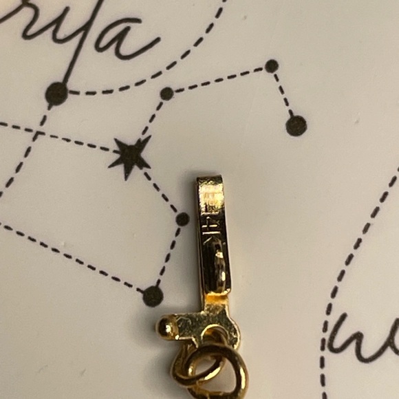 14kt solid yellow gold diamond herringbone chain necklace with box clasp closure - Picture 8 of 9